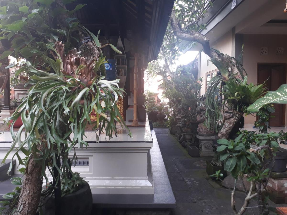 Adi House Homestay Ubud  Ngoại thất bức ảnh
